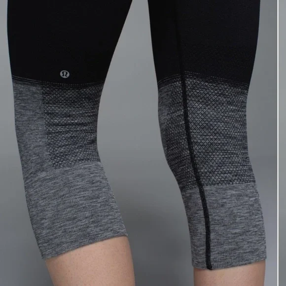 Lululemon Seamlessly Street Crop Black 4 pants - Picture 5 of 9